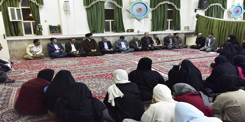 دیدار و گفتگوی صمیمانه استاندار چهارمحال و بختیاری با دانشجویان دانشگاه شهرکرد